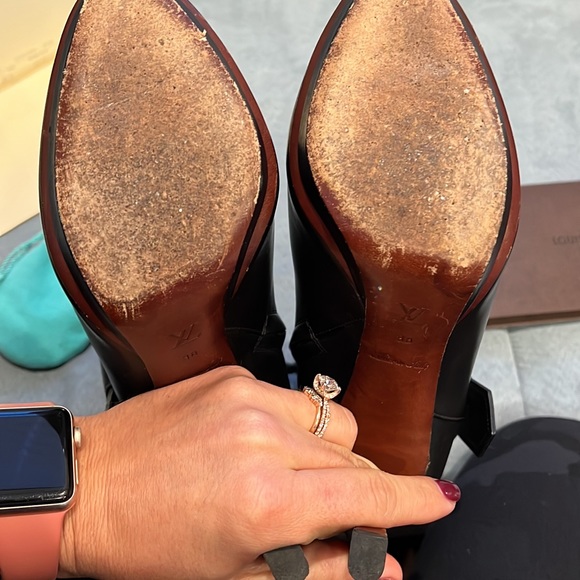 Louis Vuitton belted ankle boots - Picture 3 of 4